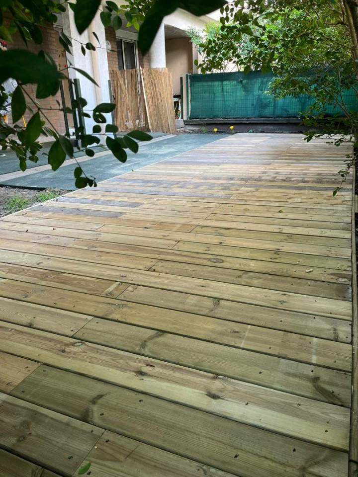 Terrasse en bois sur pilotis Paris