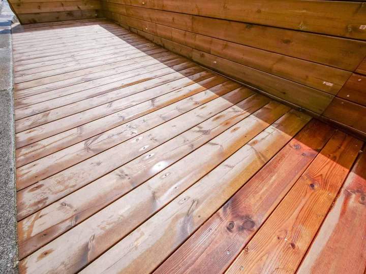 Nous posons de belles terrasses en bois.