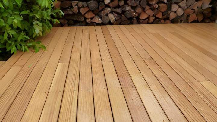 Construction de terrasse en bois résineux Paris