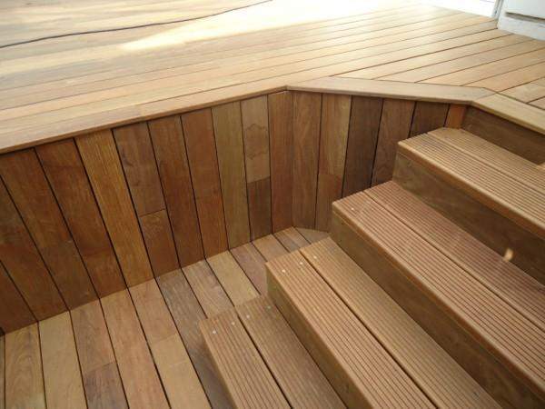 Atelier de fabrication de lames de terrasses en bois à Paris