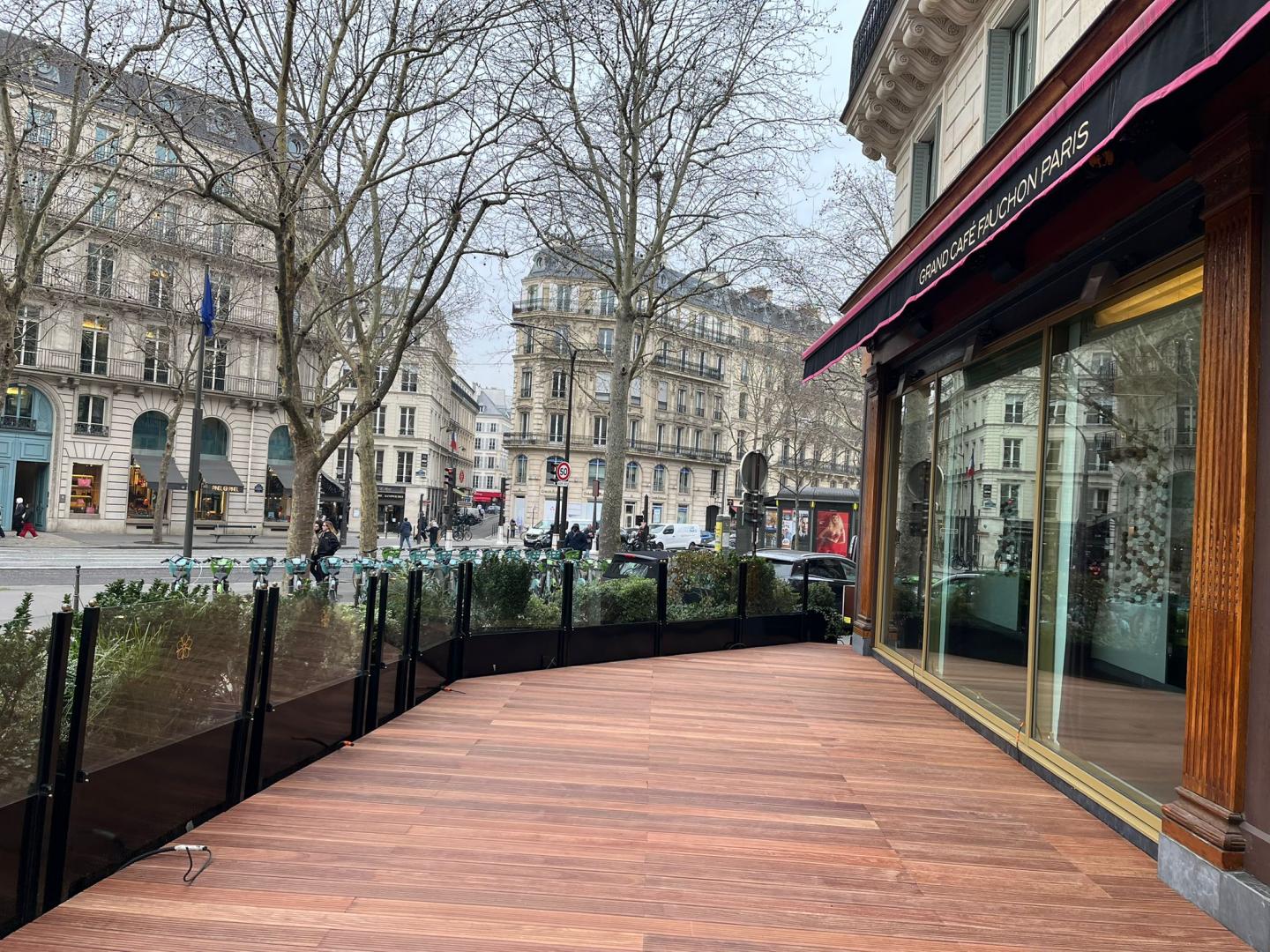 Balcons et Terrasses de France - Grand Café Fauchon Paris Terrasse bois IPE du Brésil